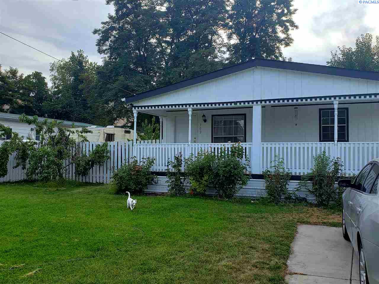 Photo 1 of 1 — 303 E 6th Street, Benton City, WA 99320