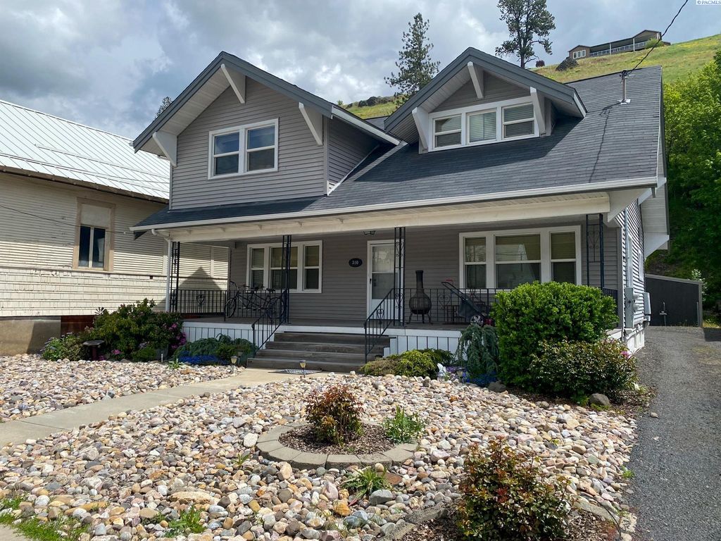 Photo of 310 N Mill St, Colfax, WA 99111 (MLS # 283407)