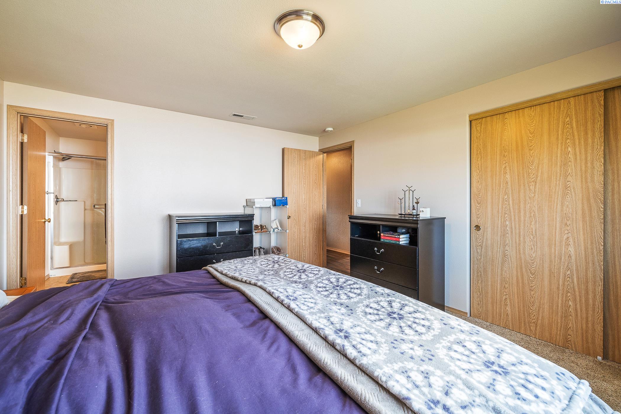 Pasco, Washington 99301, United States, 3 Bedrooms Bedrooms, ,2 BathroomsBathrooms,Residential,Active,129961