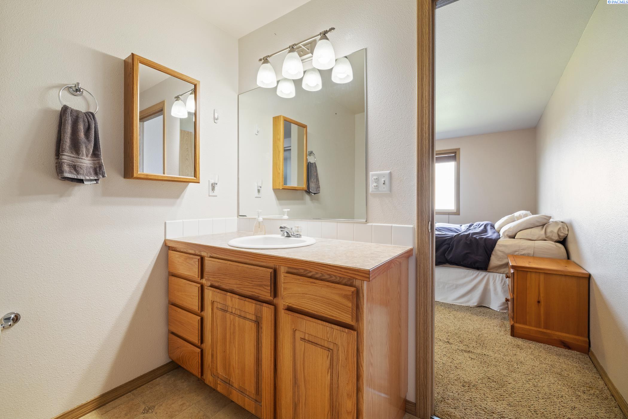 Pasco, Washington 99301, United States, 3 Bedrooms Bedrooms, ,2 BathroomsBathrooms,Residential,Active,129961