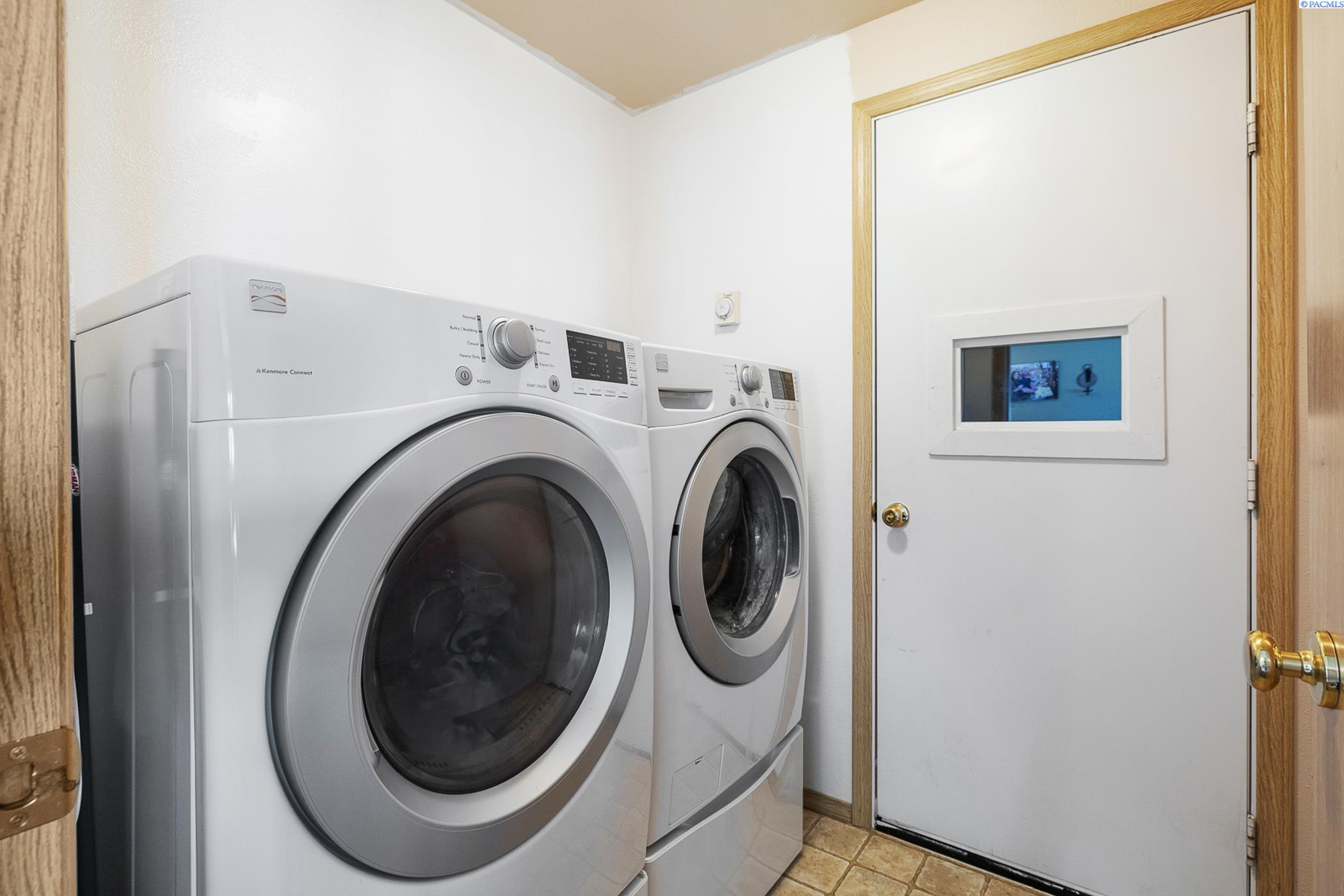 Pasco, Washington 99301, United States, 3 Bedrooms Bedrooms, ,2 BathroomsBathrooms,Residential,Active,129961