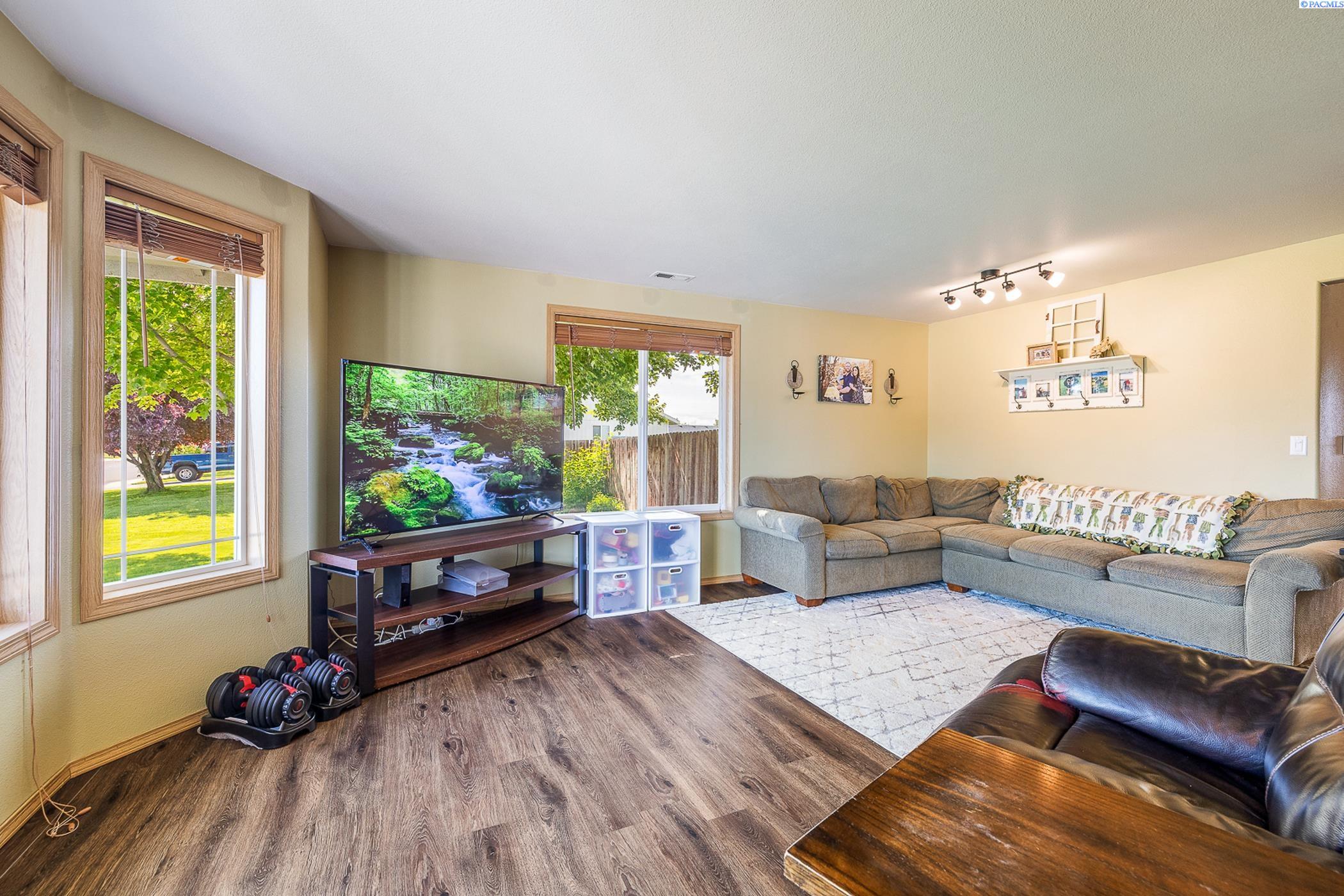 Pasco, Washington 99301, United States, 3 Bedrooms Bedrooms, ,2 BathroomsBathrooms,Residential,Active,129961