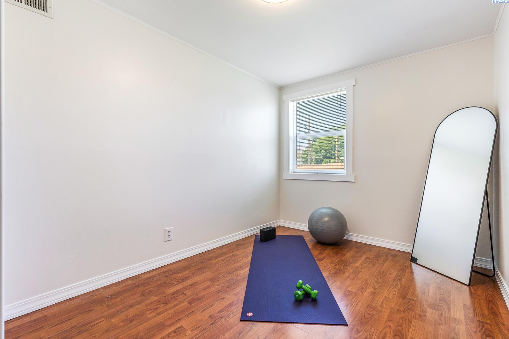 Richland, Washington 99354, United States, 3 Bedrooms Bedrooms, ,1 BathroomBathrooms,Residential,Pending,159749