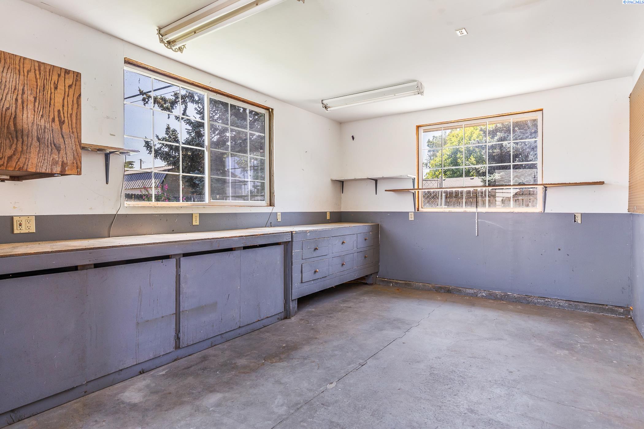 Richland, Washington 99354, United States, 3 Bedrooms Bedrooms, ,1 BathroomBathrooms,Residential,Pending,159749