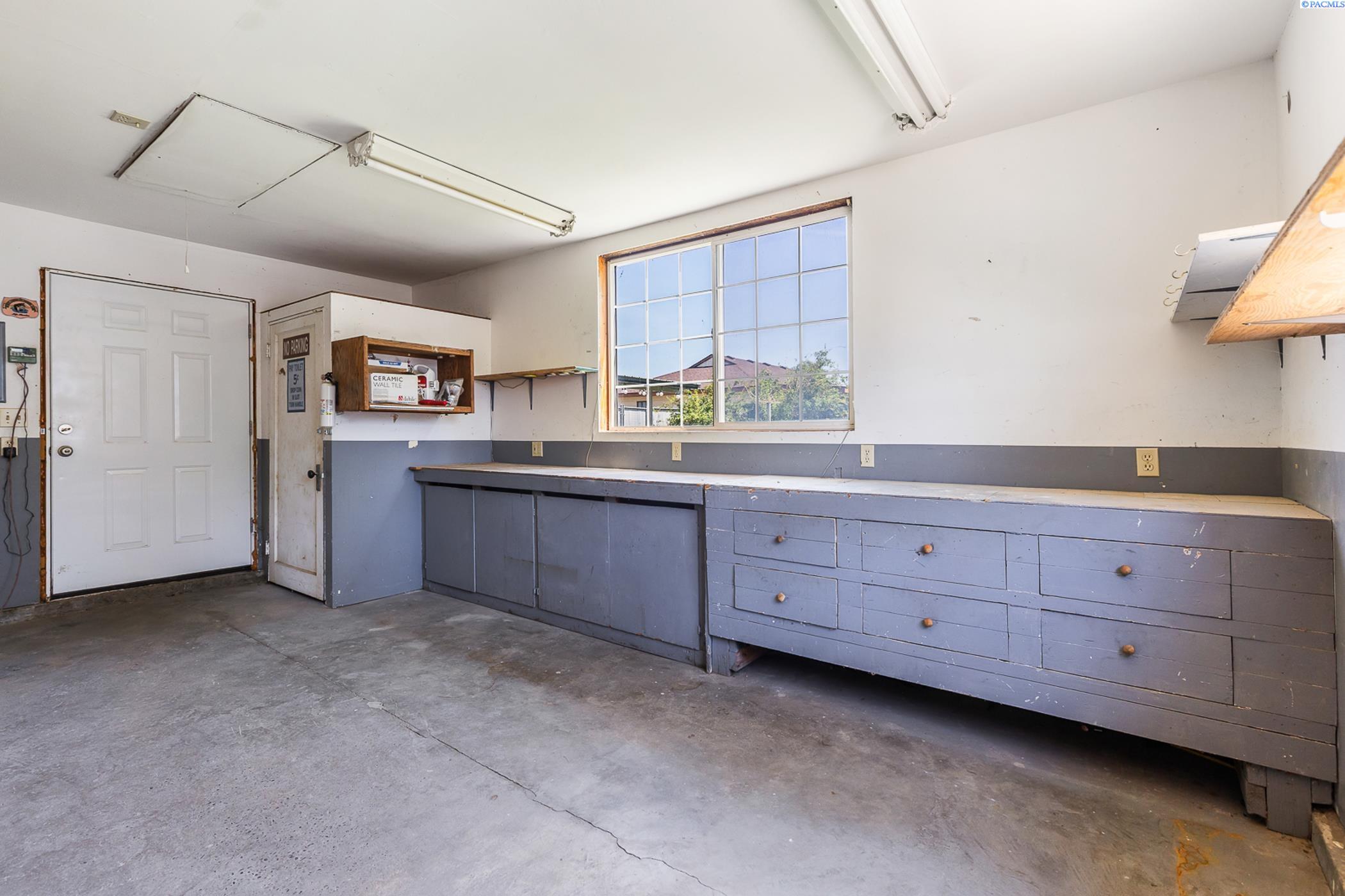 Richland, Washington 99354, United States, 3 Bedrooms Bedrooms, ,1 BathroomBathrooms,Residential,Pending,159749