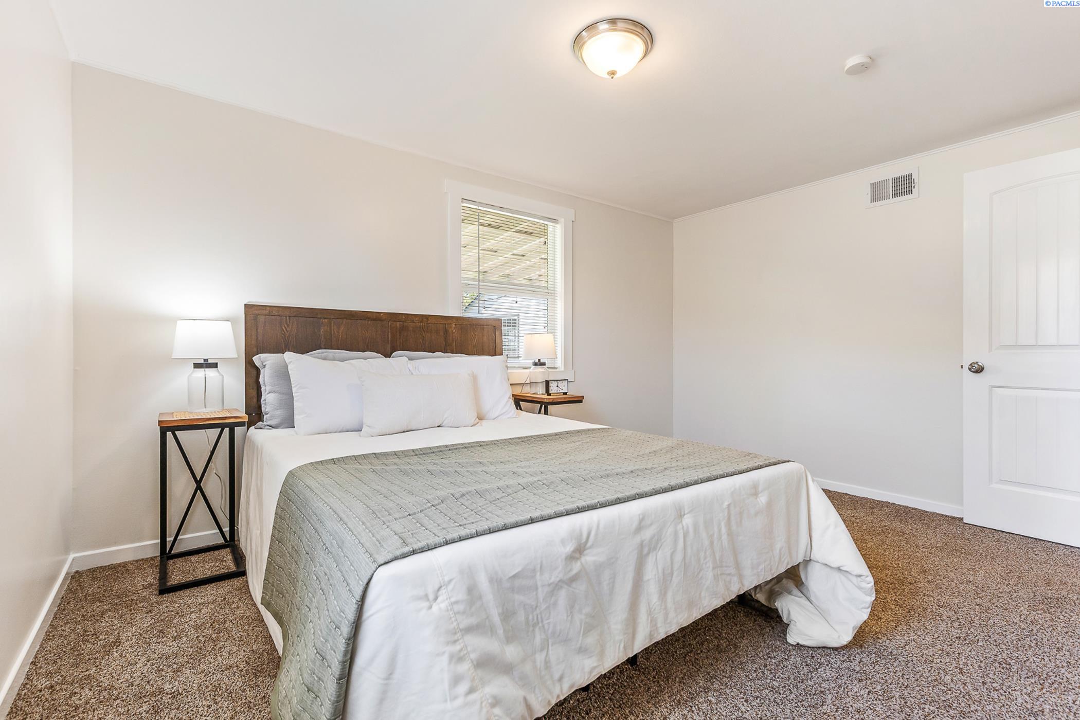 Richland, Washington 99354, United States, 3 Bedrooms Bedrooms, ,1 BathroomBathrooms,Residential,Pending,159749