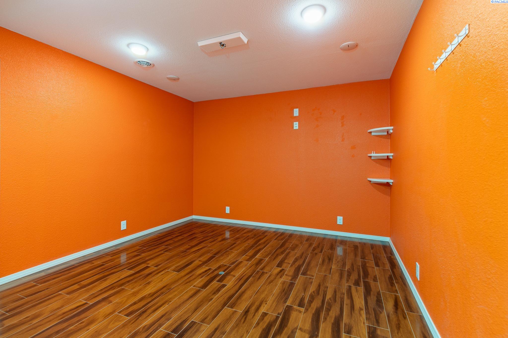 Pasco, Washington 99301, United States, 6 Bedrooms Bedrooms, ,4 BathroomsBathrooms,Residential,Active,1494