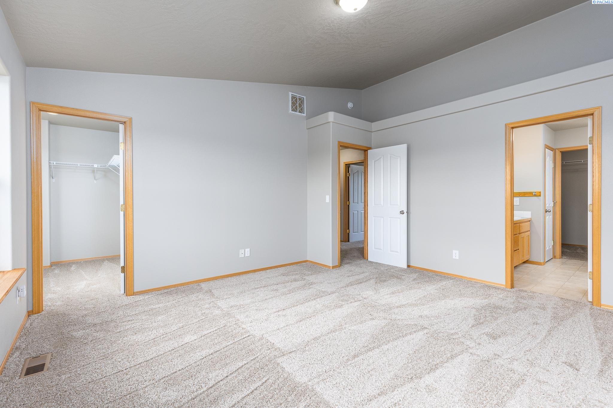 Pasco, Washington 99301, United States, 6 Bedrooms Bedrooms, ,4 BathroomsBathrooms,Residential,Active,1494