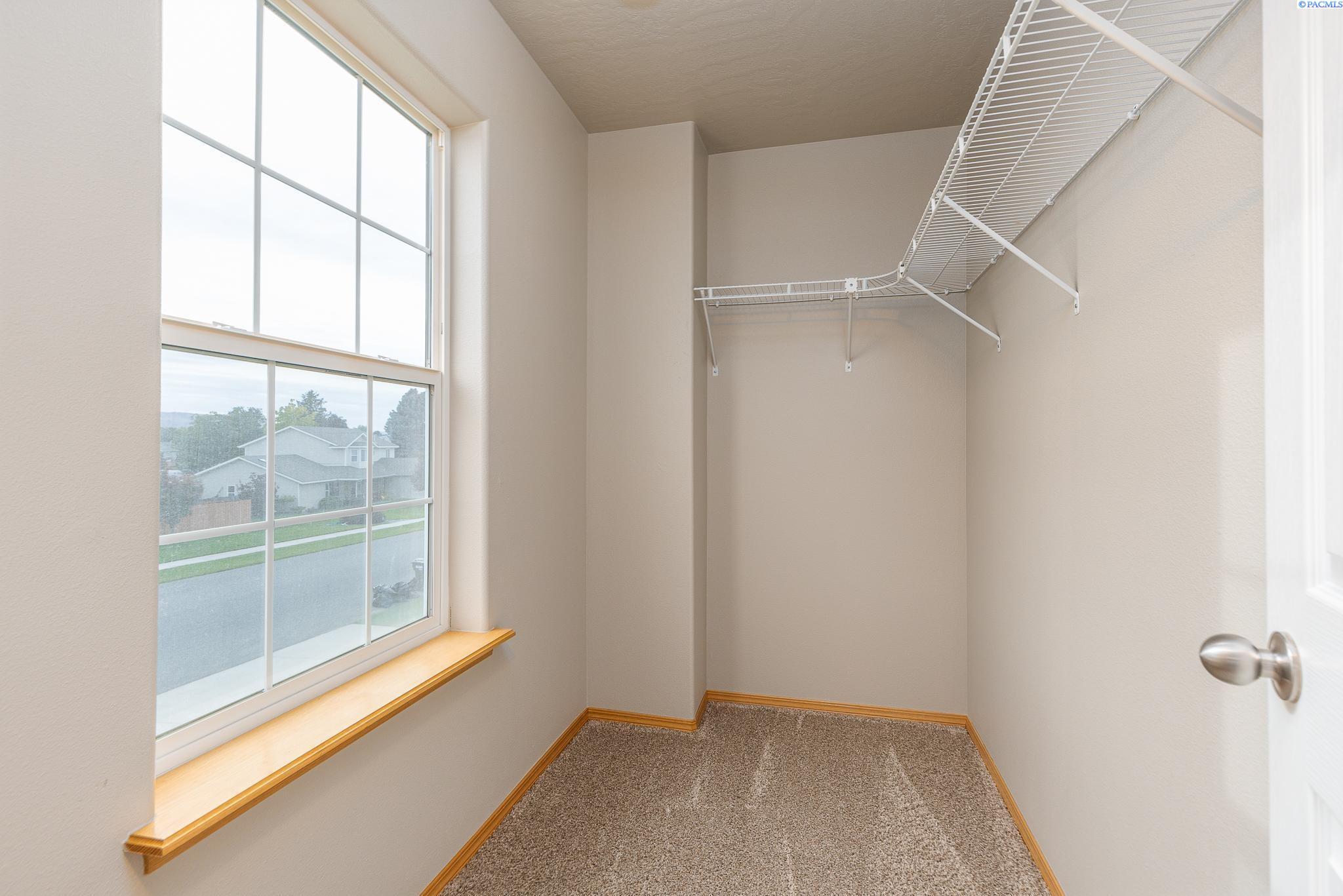 Pasco, Washington 99301, United States, 6 Bedrooms Bedrooms, ,4 BathroomsBathrooms,Residential,Active,1494