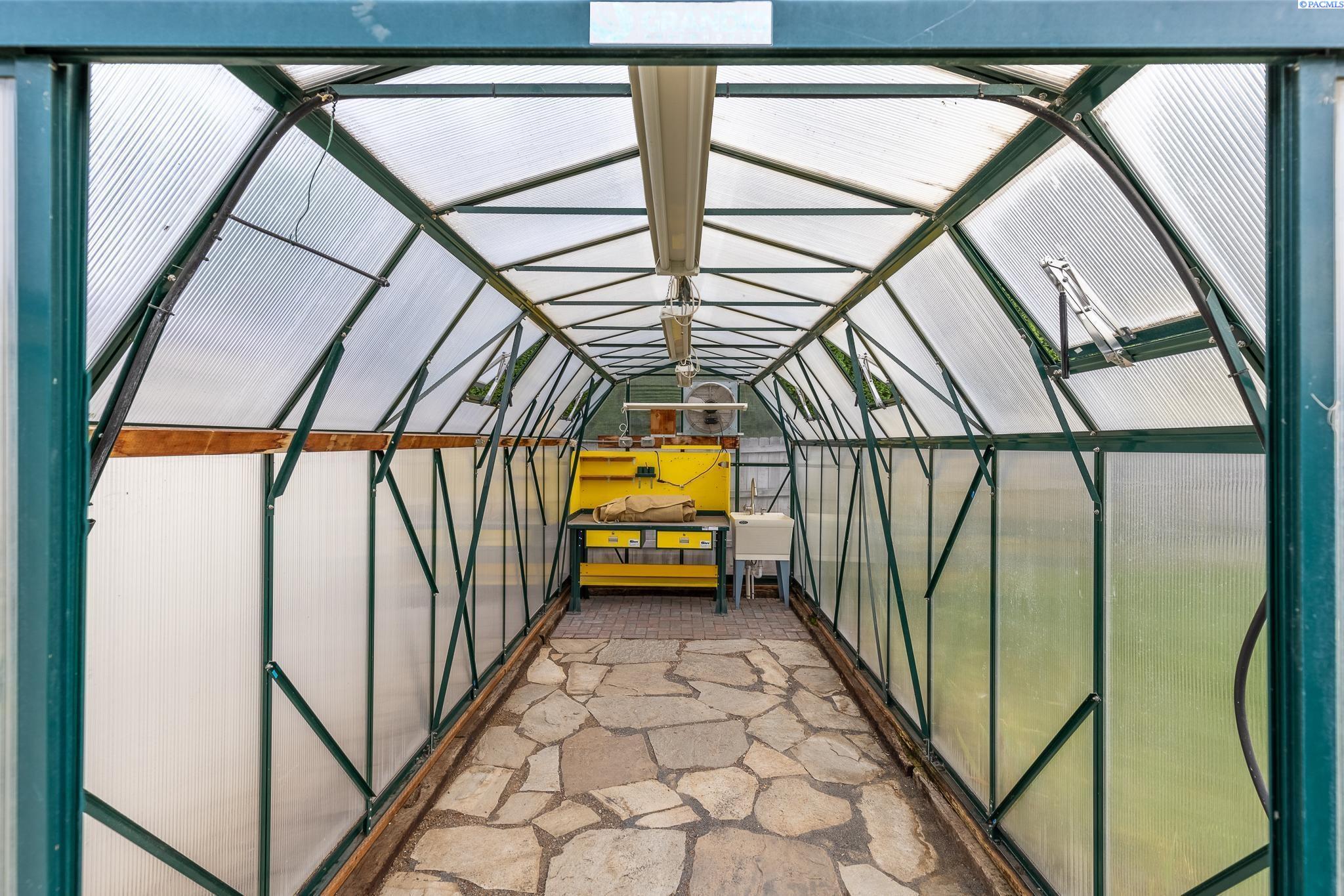 Pasco, Washington 99301, United States, 6 Bedrooms Bedrooms, ,4 BathroomsBathrooms,Residential,Active,1494