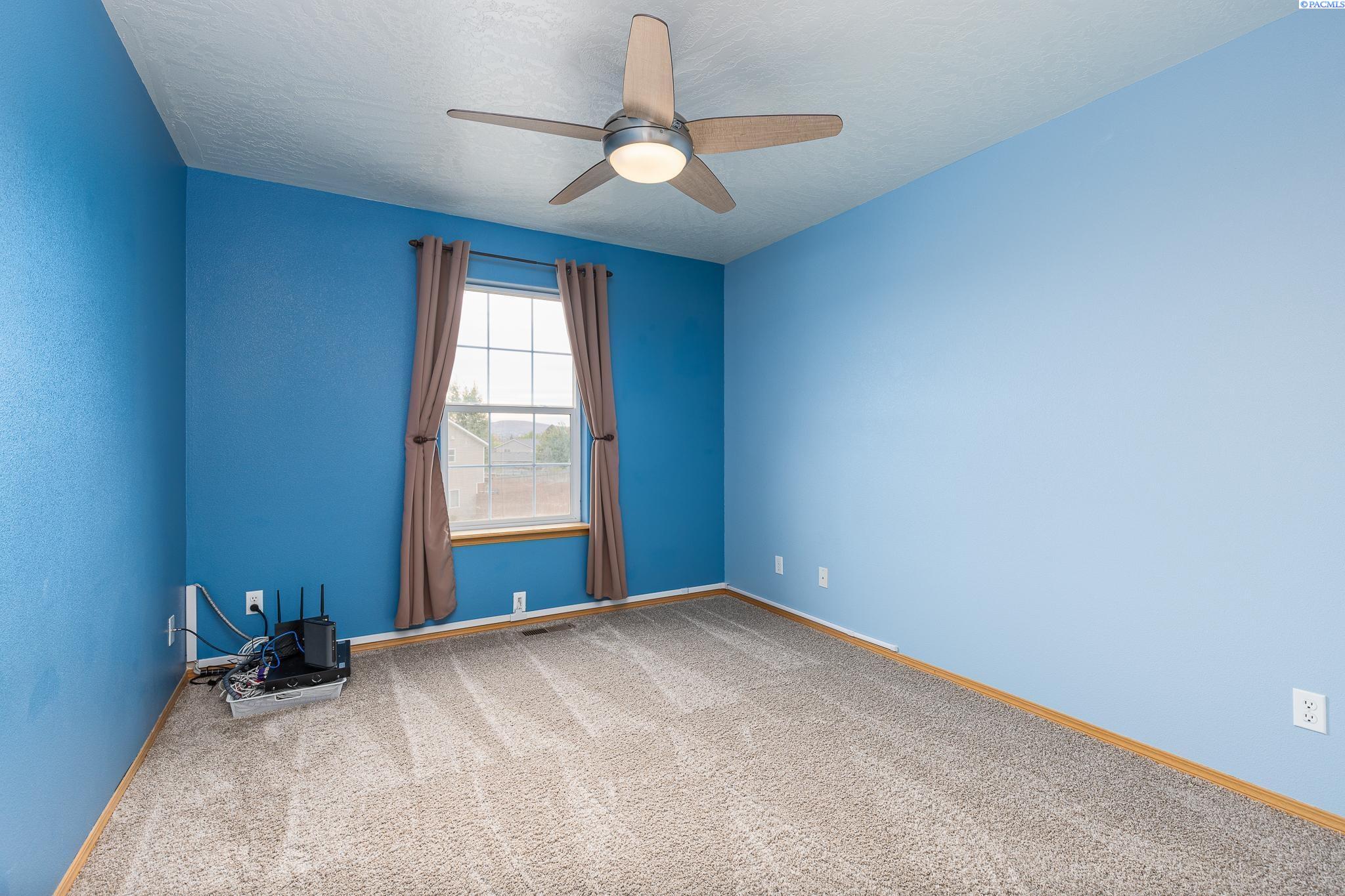 Pasco, Washington 99301, United States, 6 Bedrooms Bedrooms, ,4 BathroomsBathrooms,Residential,Active,1494