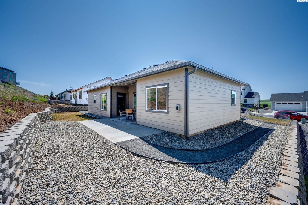 Photo of 630 SW Cayuse St, Pullman, WA 99163 (MLS # 283056)