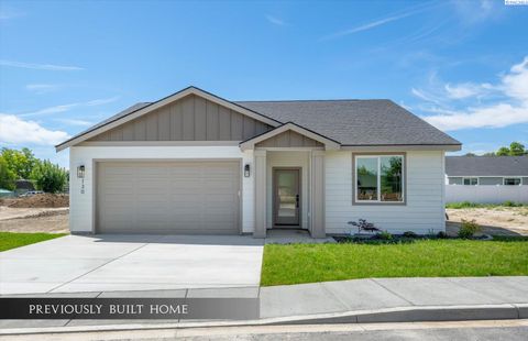 Photo of 2624 S Beech Street, Kennewick, WA 99337 (MLS # 285472)