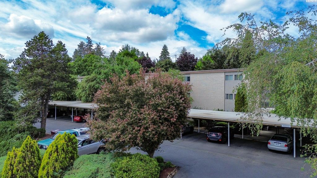 Photo of 1220 NW State Street #49 St, Pullman, WA 99163 (MLS # 286176)