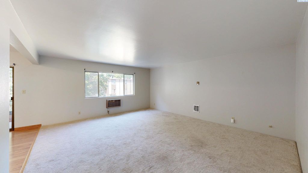 Photo of 1220 NW State Street #49 St, Pullman, WA 99163 (MLS # 286176)