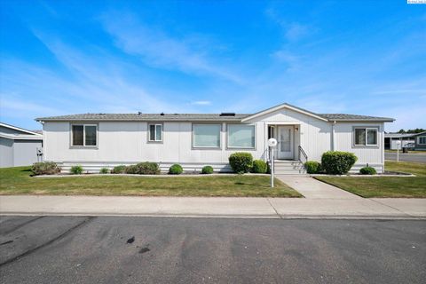 Photo of 312 S Columbia Center Blvd #62 Blvd, Kennewick, WA 99336 (MLS # 283827)