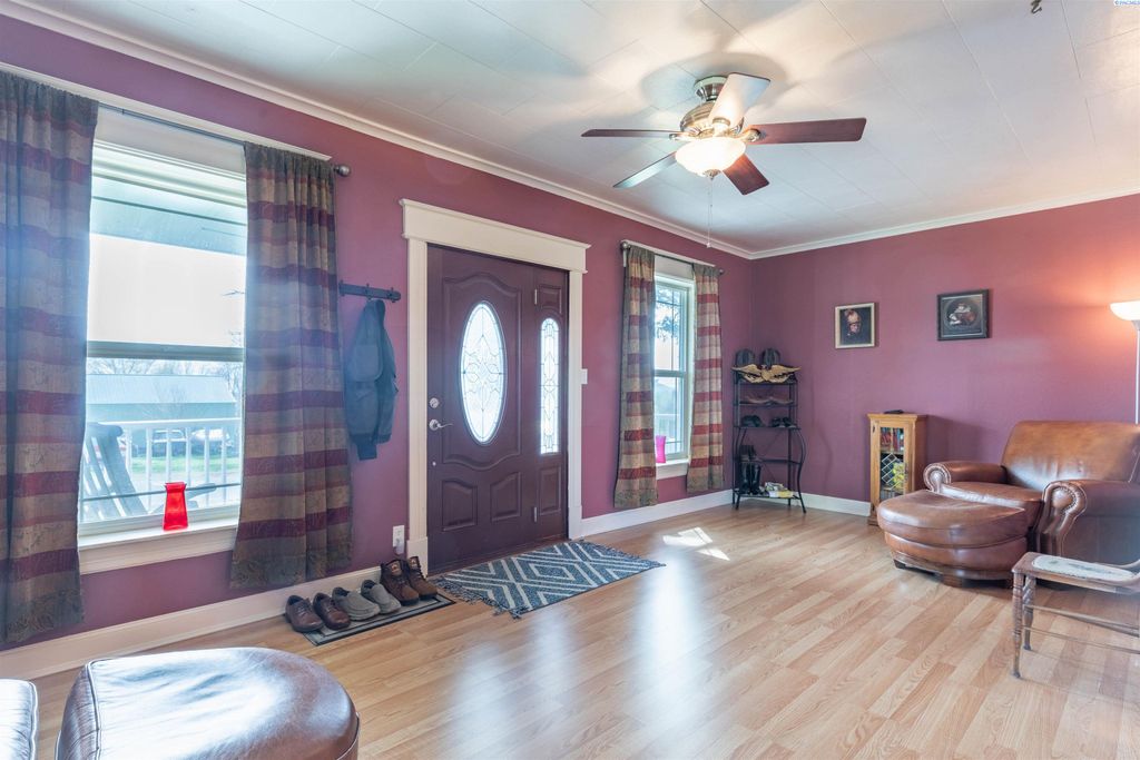 Photo of 310 E Houghton St, Palouse, WA 99161 (MLS # 283894)
