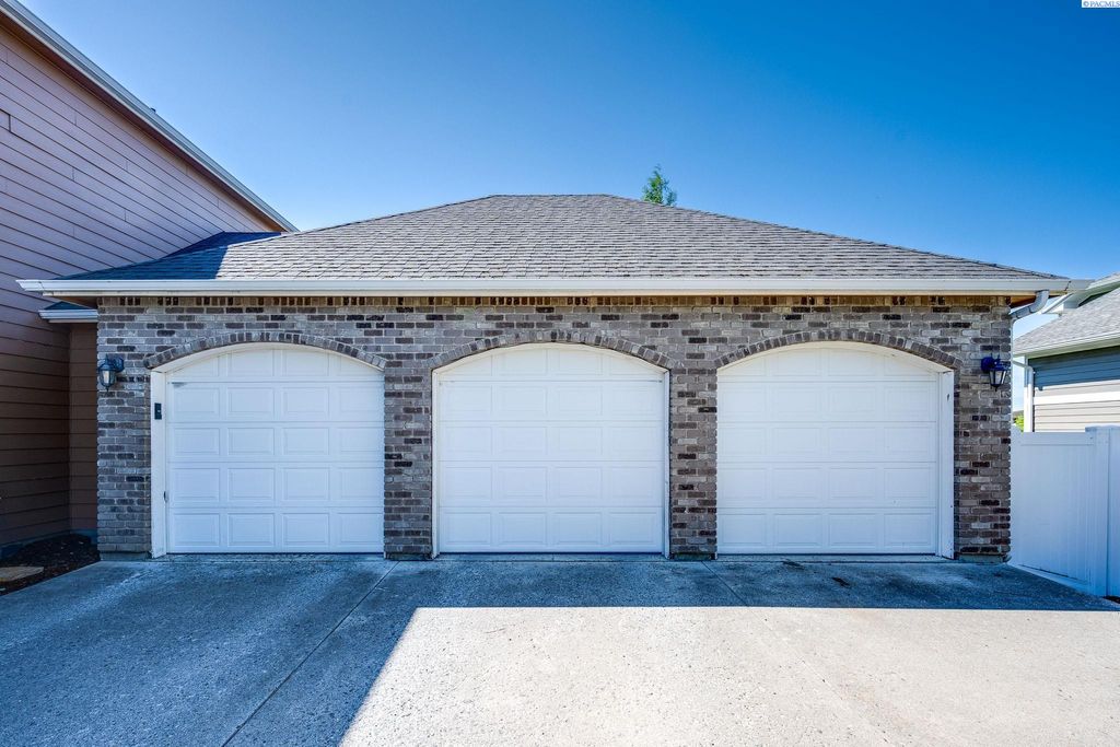 Photo of 1105 SW Meyer Dr, Pullman, WA 99163 (MLS # 284829)
