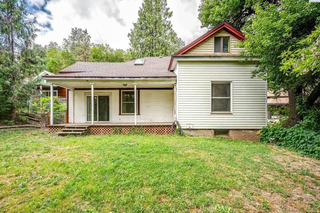 Photo of 508 N Deanway St, Colfax, WA 99111 (MLS # 285441)