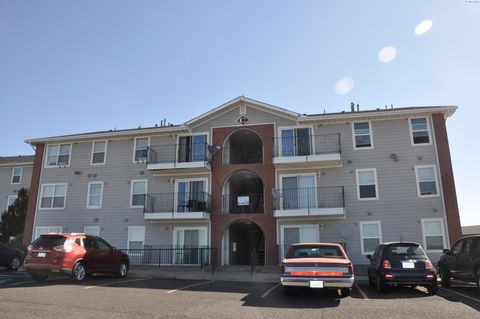 Photo of 1645 NE Merman Dr. #c-302 Dr, Pullman, WA 99163 (MLS # 284856)