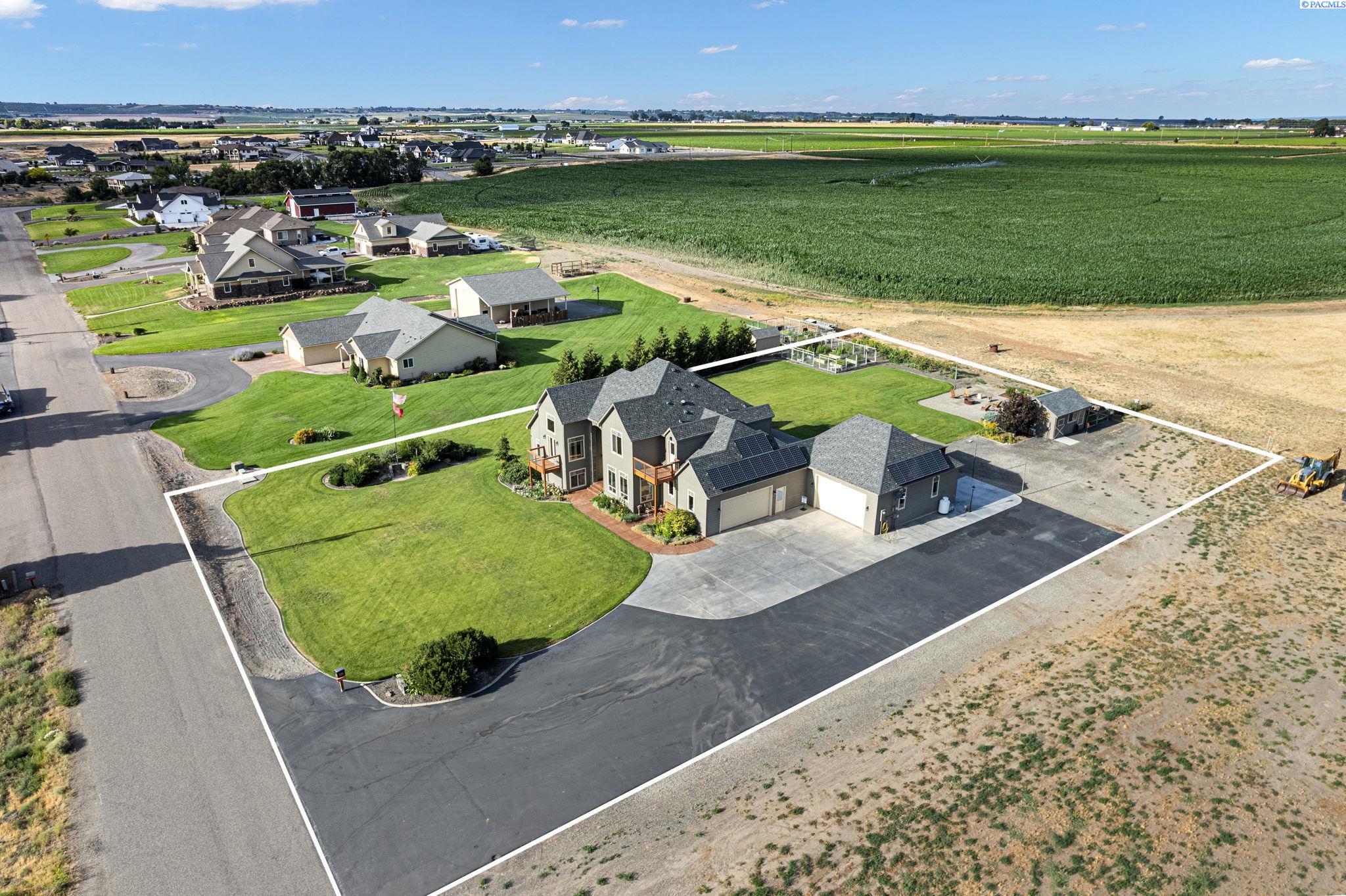 Pasco, Washington 99301, United States, 4 Bedrooms Bedrooms, ,3 BathroomsBathrooms,Residential,Active,53390