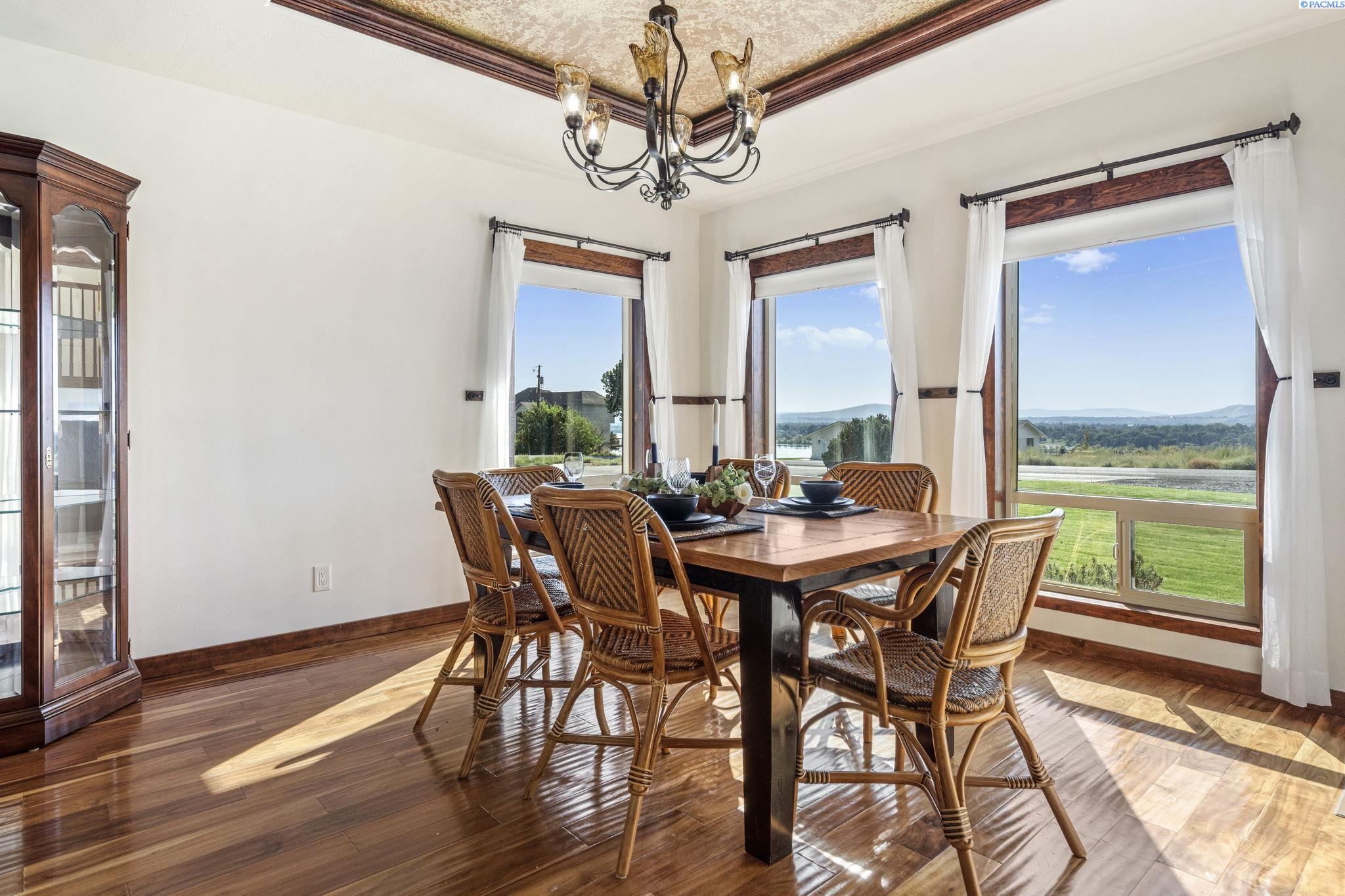 Pasco, Washington 99301, United States, 4 Bedrooms Bedrooms, ,3 BathroomsBathrooms,Residential,Active,53390