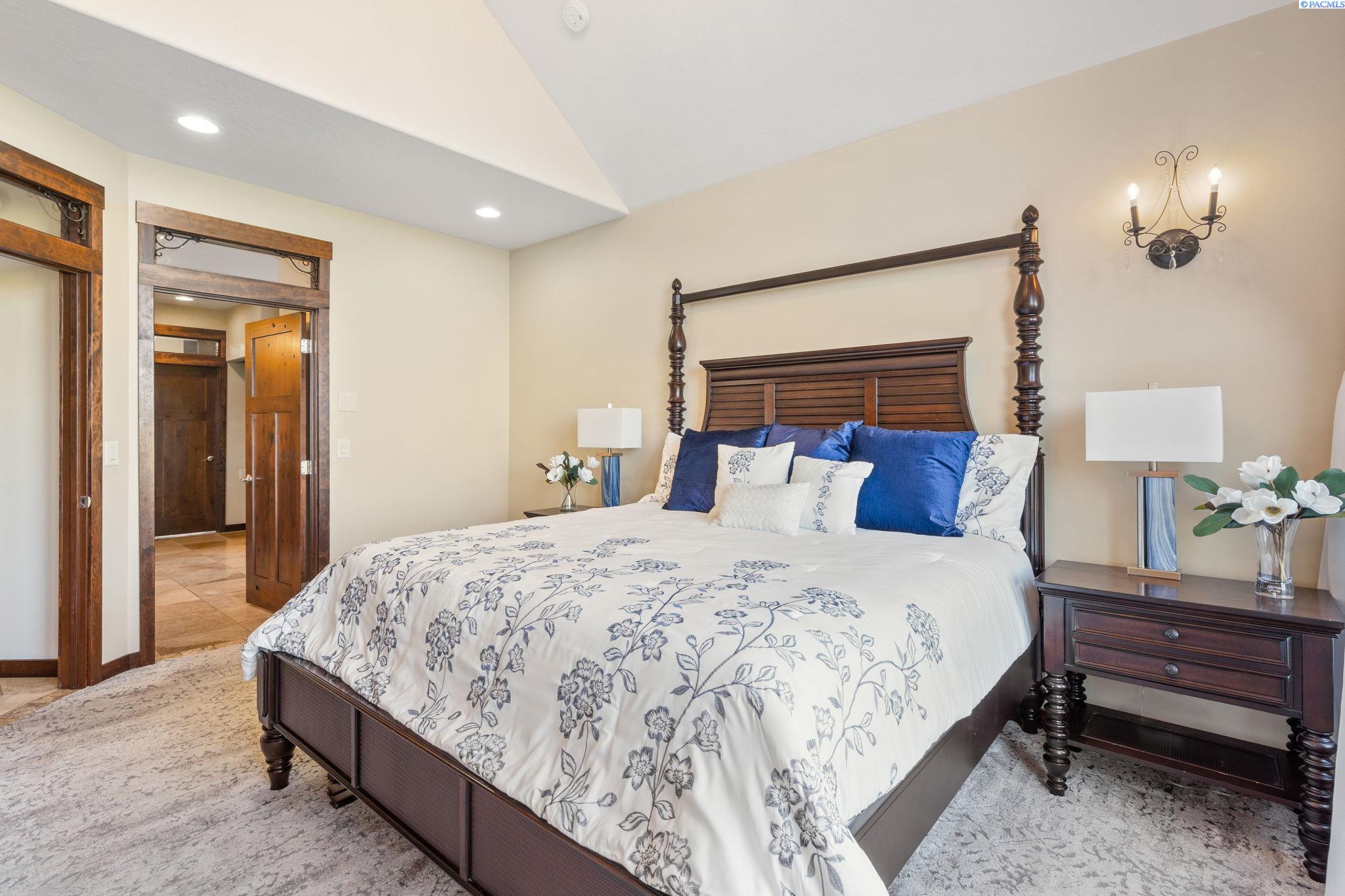 Pasco, Washington 99301, United States, 4 Bedrooms Bedrooms, ,3 BathroomsBathrooms,Residential,Active,53390