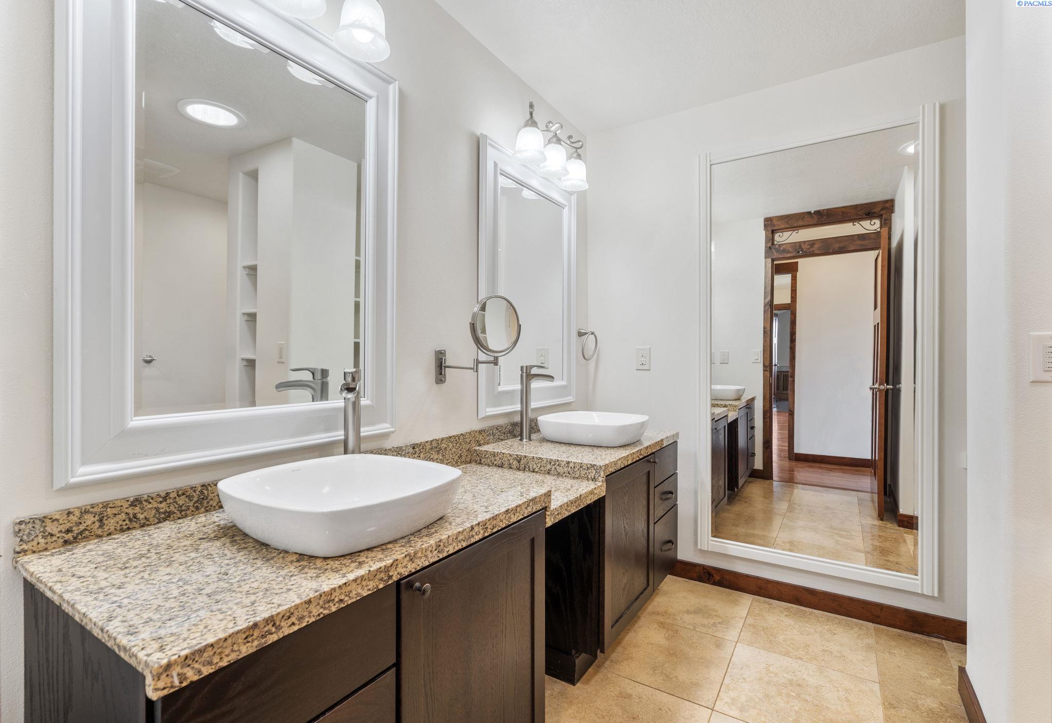 Pasco, Washington 99301, United States, 4 Bedrooms Bedrooms, ,3 BathroomsBathrooms,Residential,Active,53390