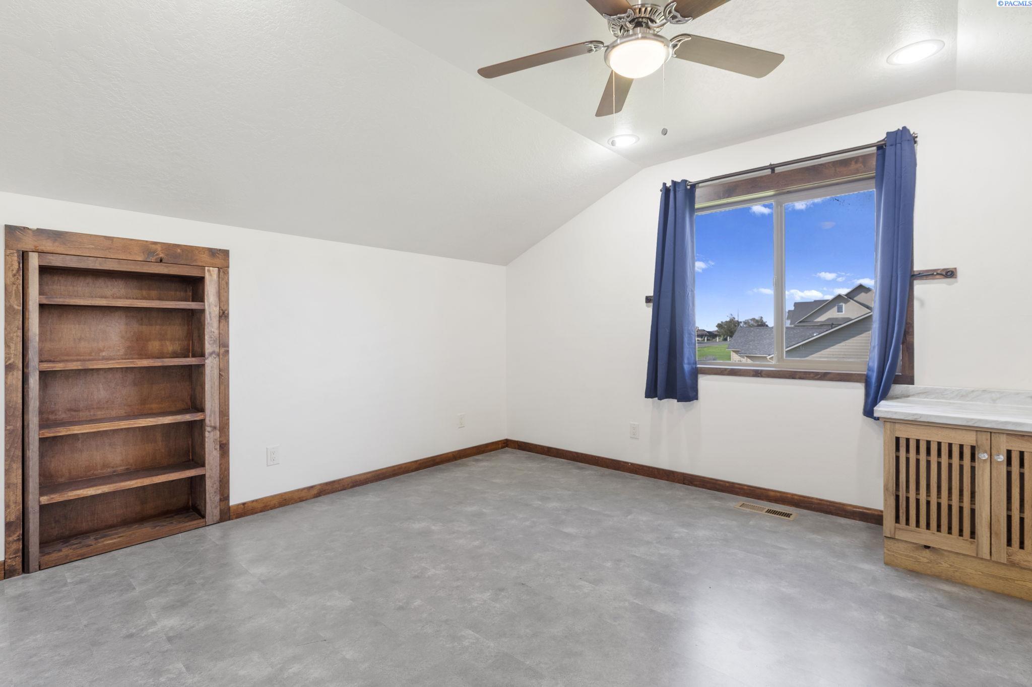 Pasco, Washington 99301, United States, 4 Bedrooms Bedrooms, ,3 BathroomsBathrooms,Residential,Active,53390