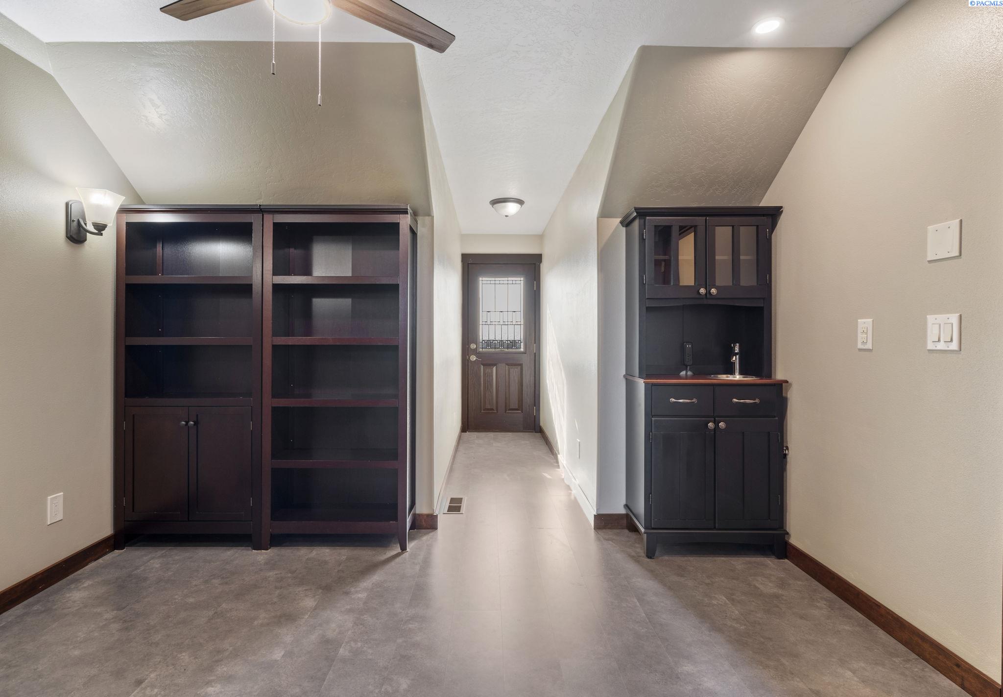 Pasco, Washington 99301, United States, 4 Bedrooms Bedrooms, ,3 BathroomsBathrooms,Residential,Active,53390