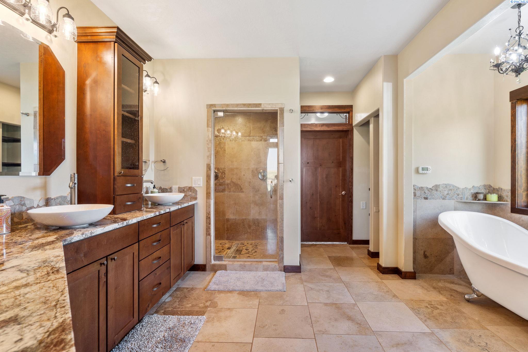 Pasco, Washington 99301, United States, 4 Bedrooms Bedrooms, ,3 BathroomsBathrooms,Residential,Active,53390