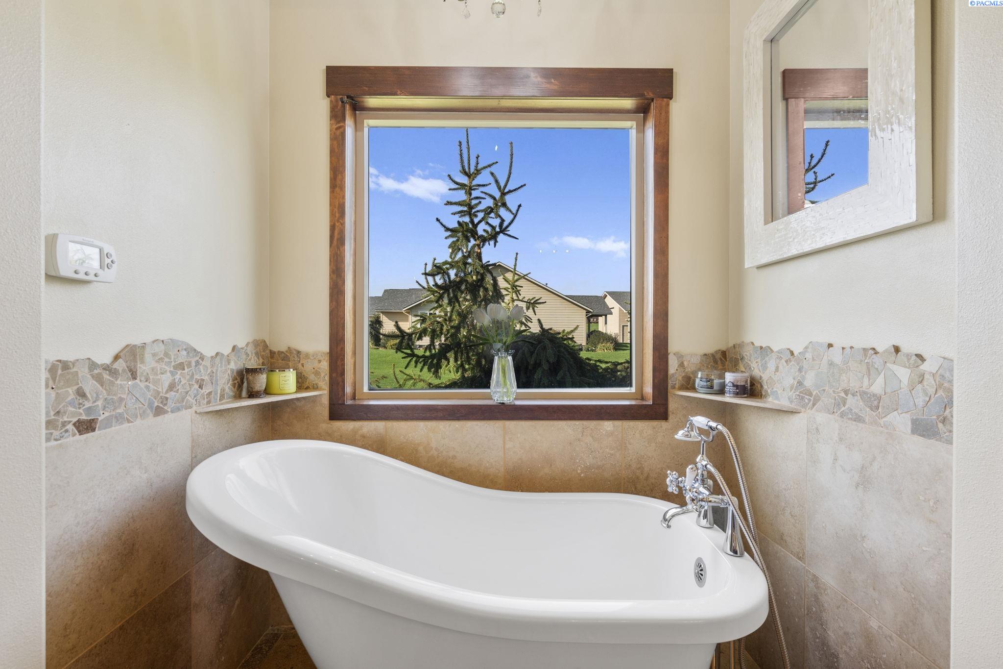 Pasco, Washington 99301, United States, 4 Bedrooms Bedrooms, ,3 BathroomsBathrooms,Residential,Active,53390