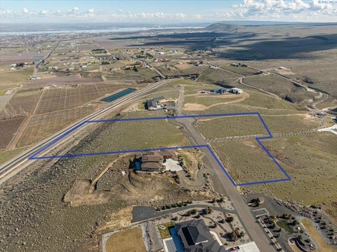 Photo of NKA E 447 Pr Se, Kennewick, WA 99337 (MLS # 278123)