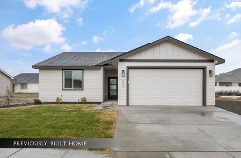 Photo of 2817 S Beech Street, Kennewick, WA 99337 (MLS # 285478)