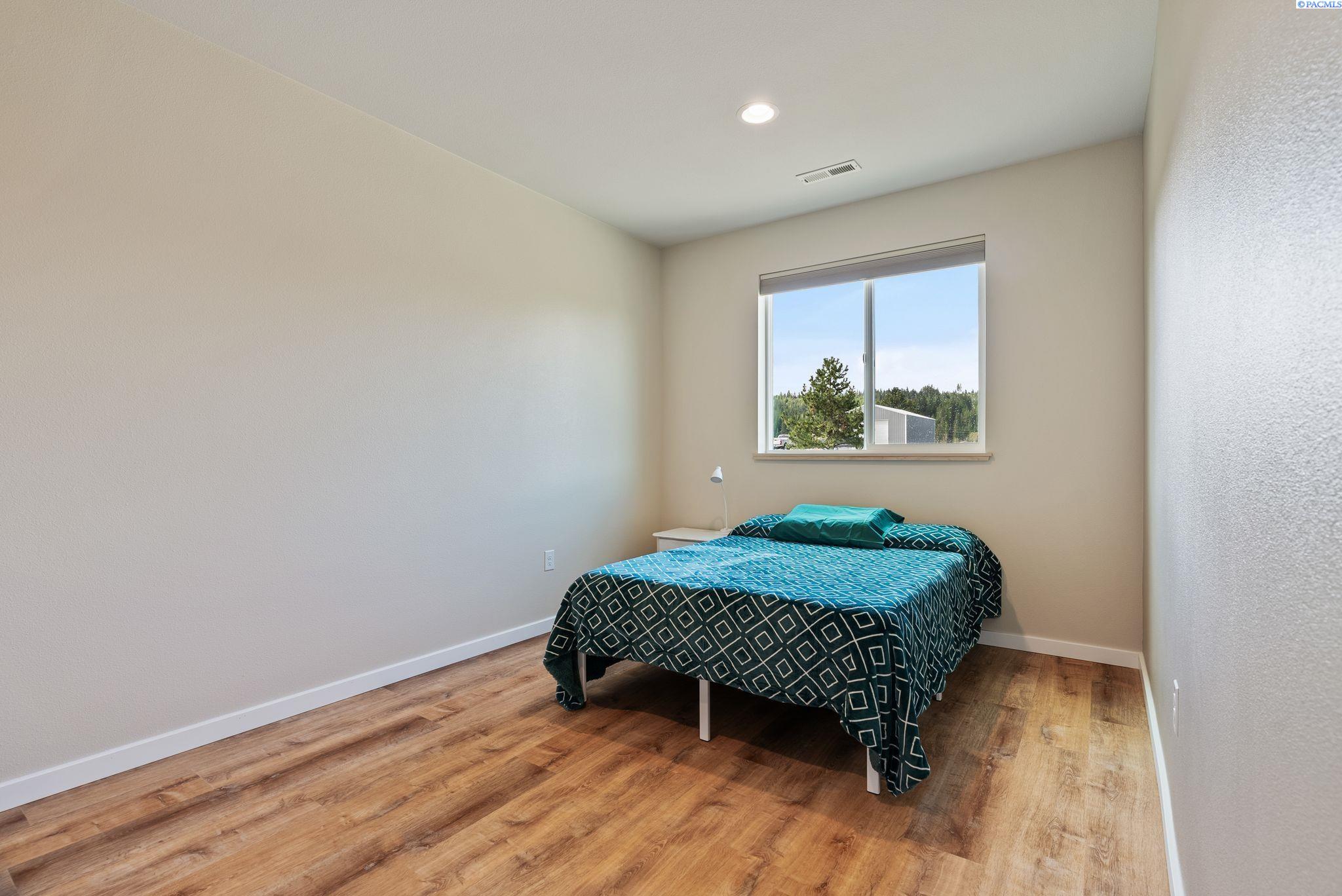 Newport, Washington 99156, United States, 3 Bedrooms Bedrooms, ,2 BathroomsBathrooms,Residential,Active,120587