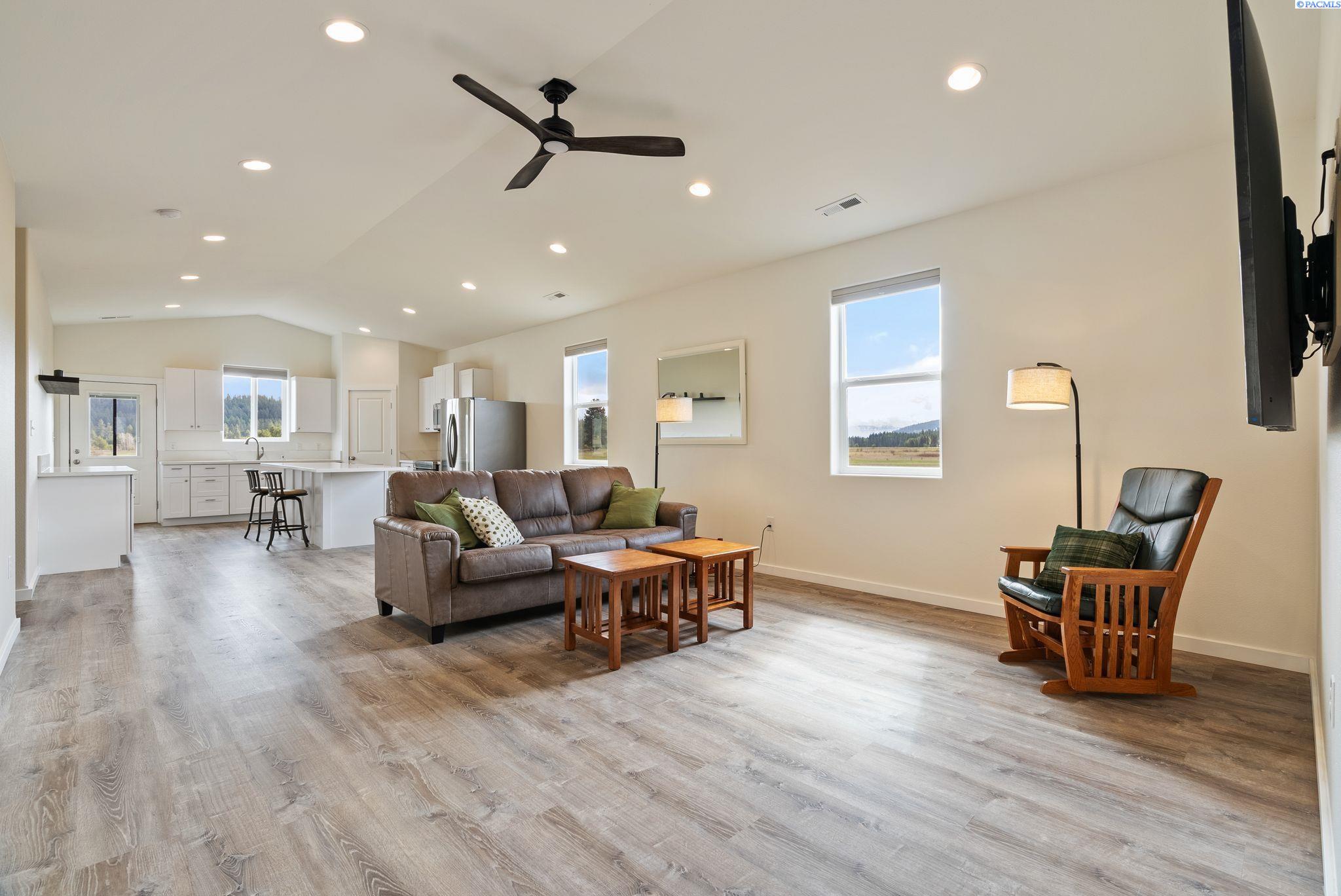 Newport, Washington 99156, United States, 3 Bedrooms Bedrooms, ,2 BathroomsBathrooms,Residential,Active,120587