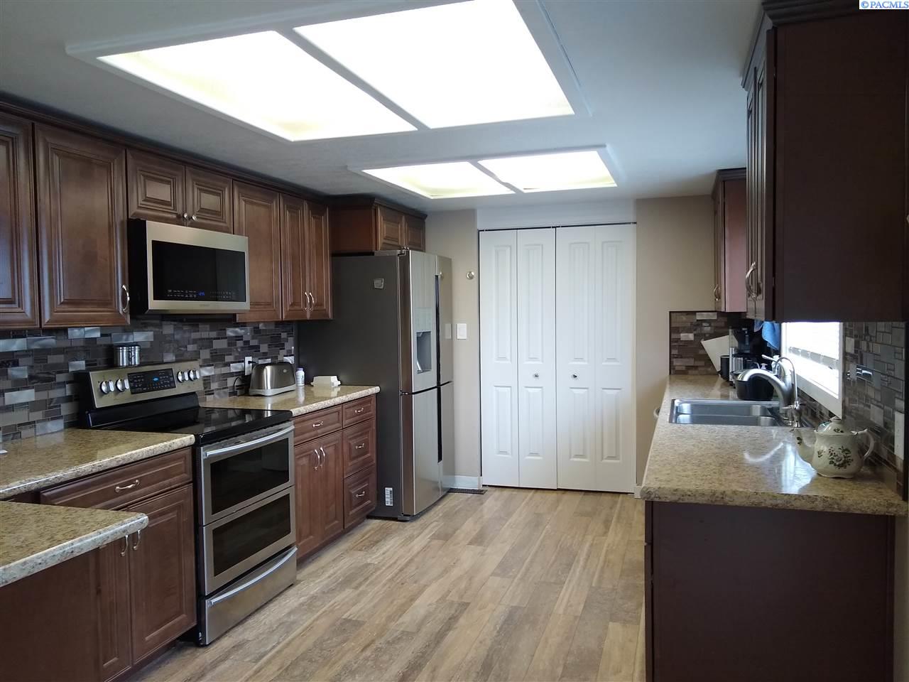 Photo 1 of 1 — 1529 Mcpherson Ave, Richland, WA 99354