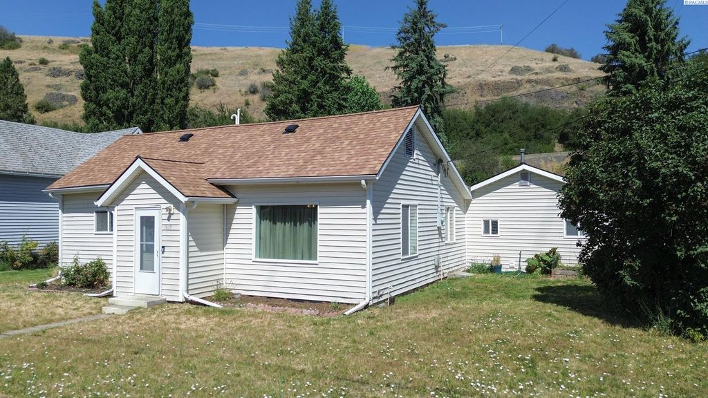 Photo of 1615 N Oak St, Colfax, WA 99111 (MLS # 285862)