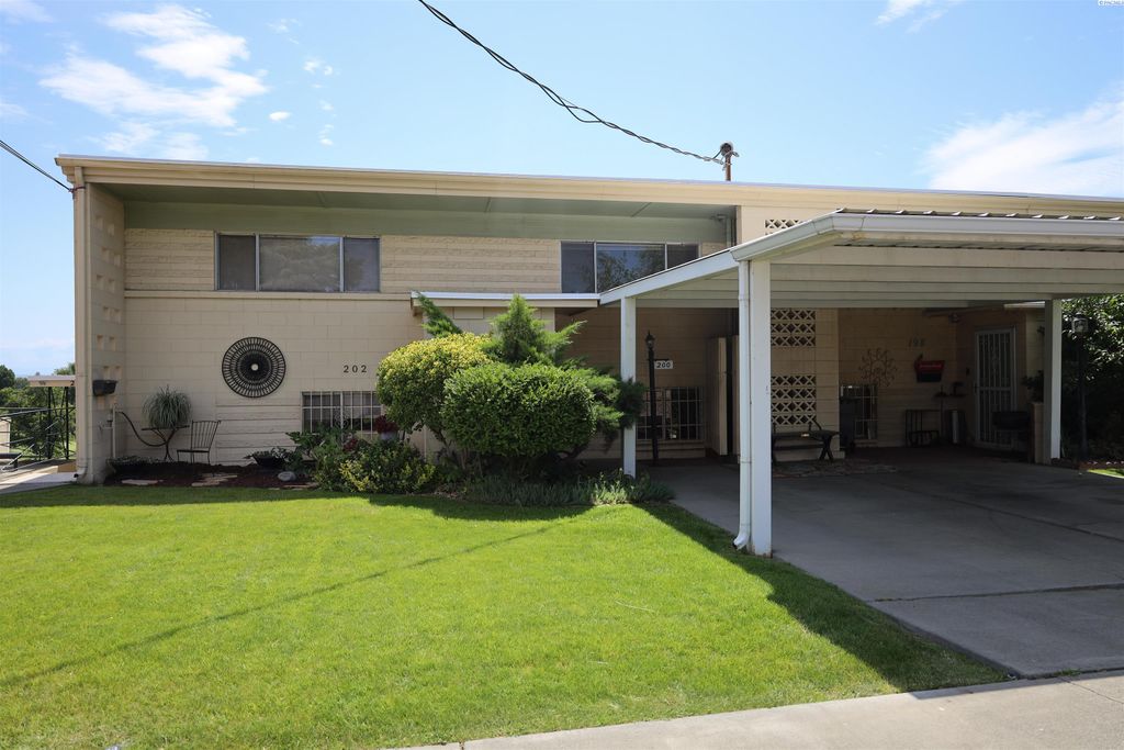 Photo of 200 N Underwood St #200, Kennewick, WA 99336 (MLS # 284811)