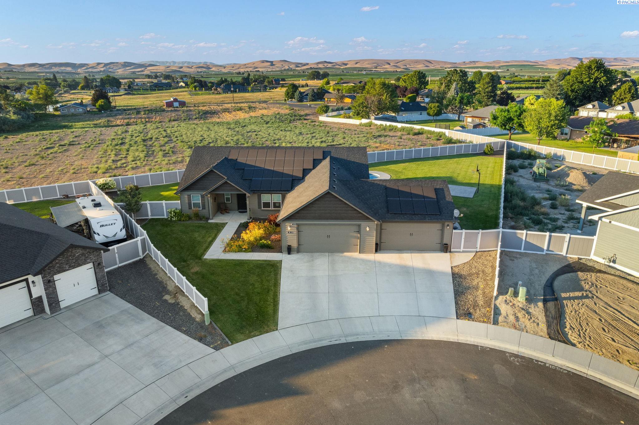 Zillah, Washington 98953, United States, 3 Bedrooms Bedrooms, ,3 BathroomsBathrooms,Residential,Pending,39630