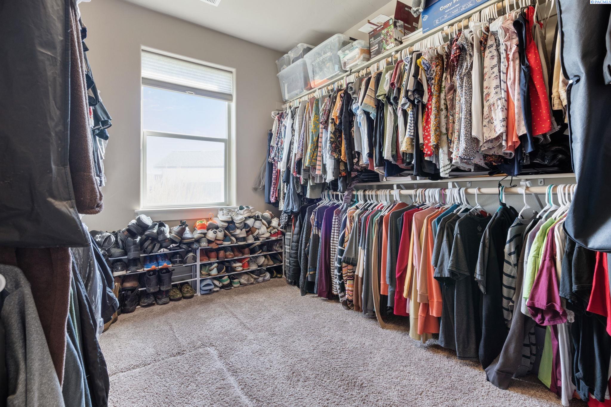 Zillah, Washington 98953, United States, 3 Bedrooms Bedrooms, ,3 BathroomsBathrooms,Residential,Pending,39630