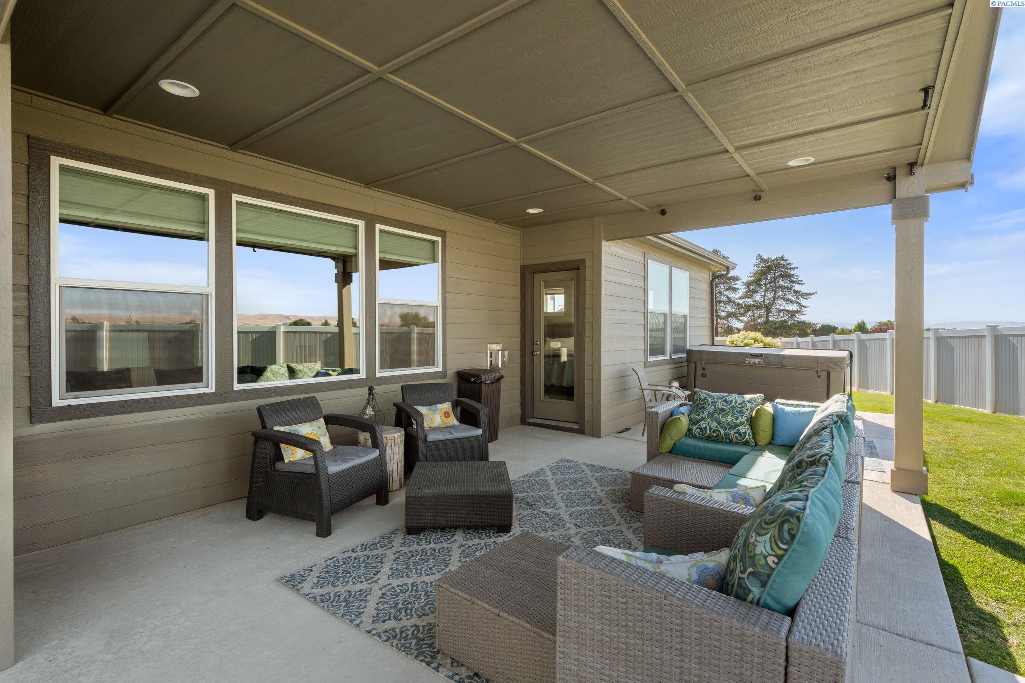 Zillah, Washington 98953, United States, 3 Bedrooms Bedrooms, ,3 BathroomsBathrooms,Residential,Pending,39630