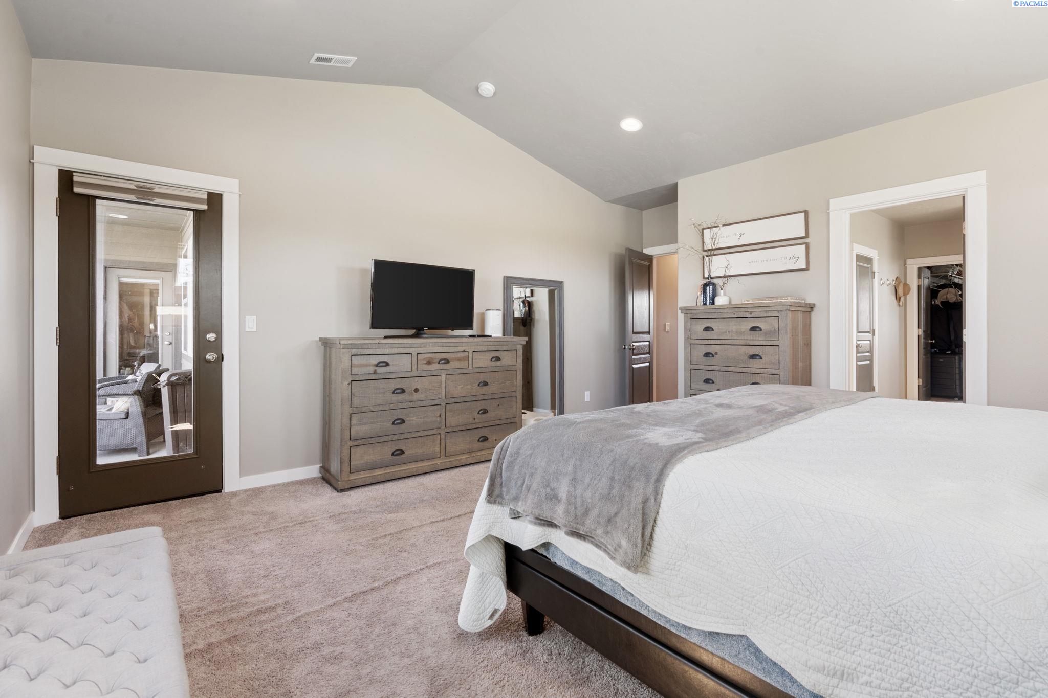 Zillah, Washington 98953, United States, 3 Bedrooms Bedrooms, ,3 BathroomsBathrooms,Residential,Pending,39630