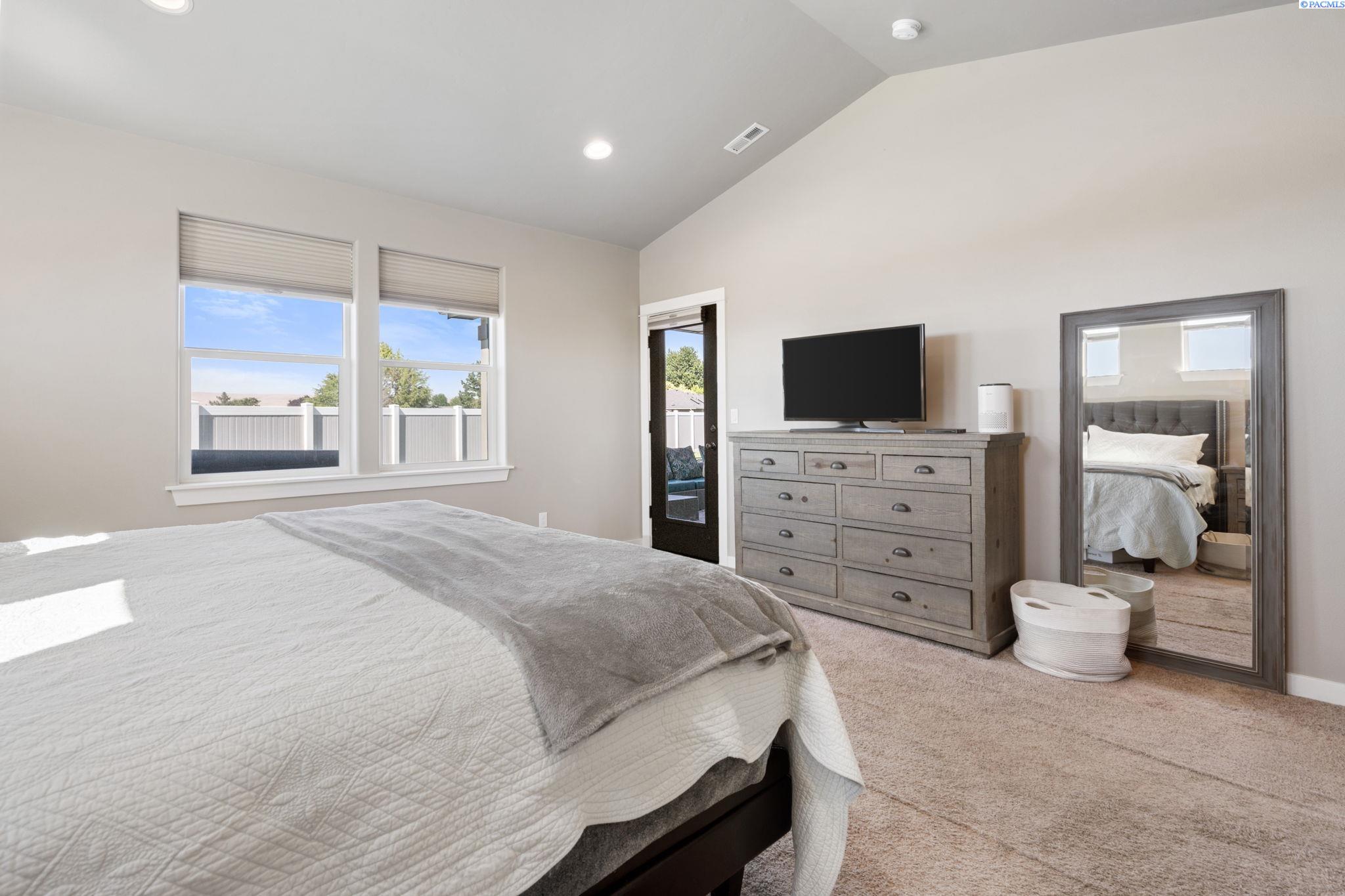 Zillah, Washington 98953, United States, 3 Bedrooms Bedrooms, ,3 BathroomsBathrooms,Residential,Pending,39630