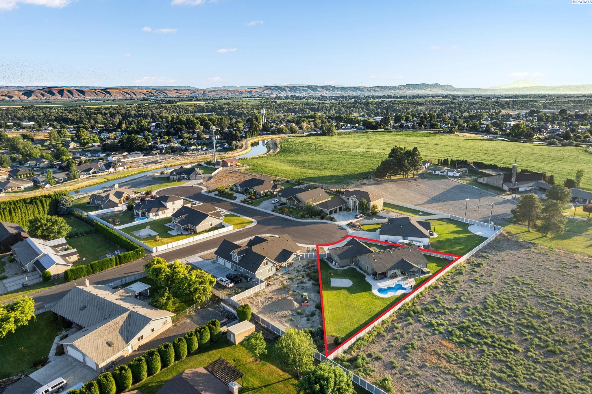 Zillah, Washington 98953, United States, 3 Bedrooms Bedrooms, ,3 BathroomsBathrooms,Residential,Pending,39630