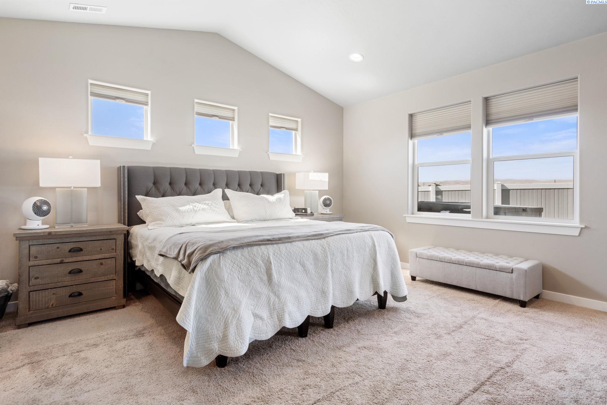 Zillah, Washington 98953, United States, 3 Bedrooms Bedrooms, ,3 BathroomsBathrooms,Residential,Pending,39630