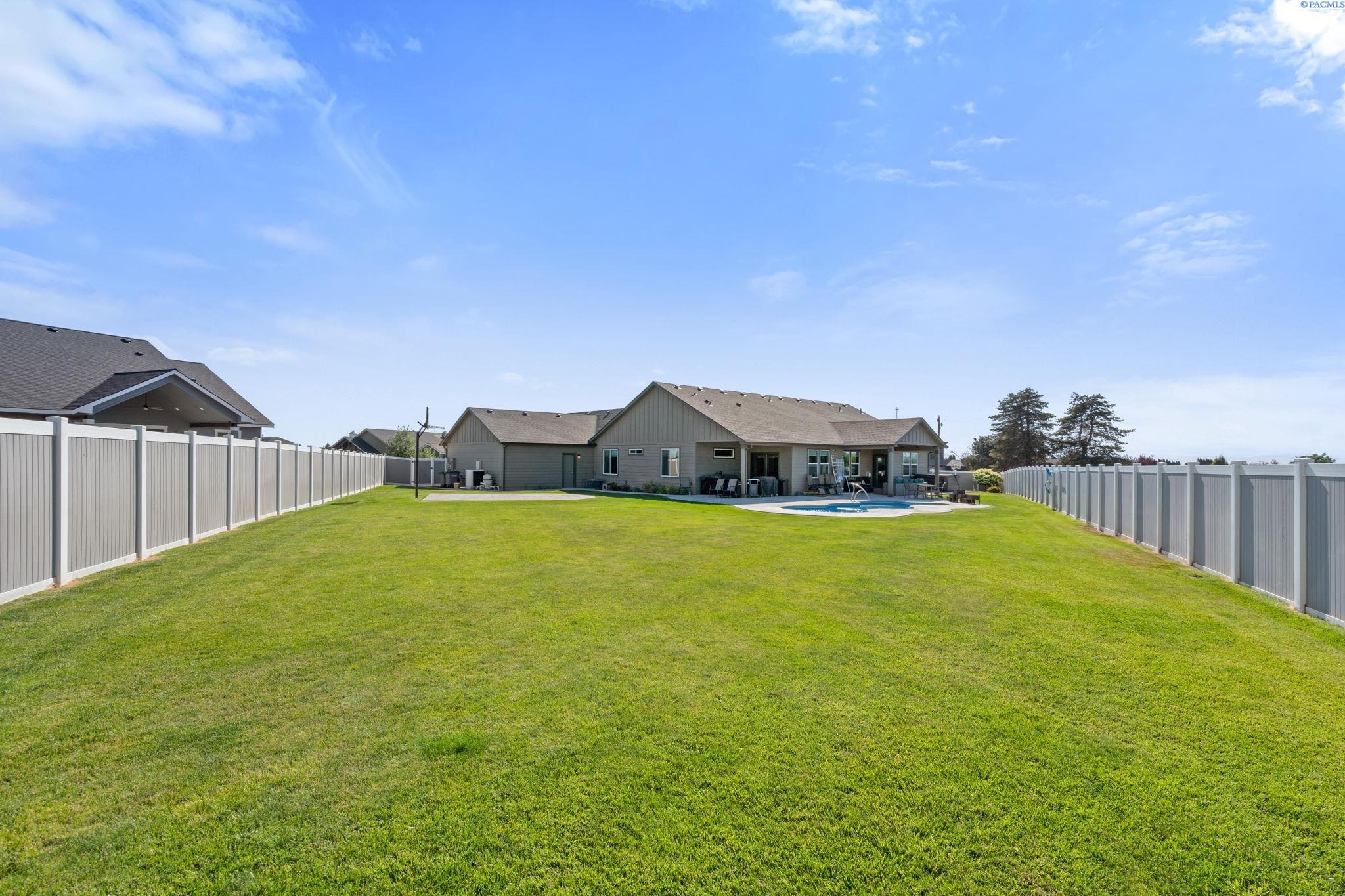 Zillah, Washington 98953, United States, 3 Bedrooms Bedrooms, ,3 BathroomsBathrooms,Residential,Pending,39630