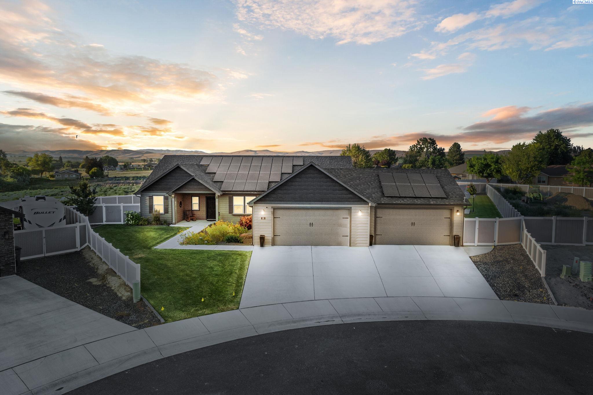 Zillah, Washington 98953, United States, 3 Bedrooms Bedrooms, ,3 BathroomsBathrooms,Residential,Pending,39630