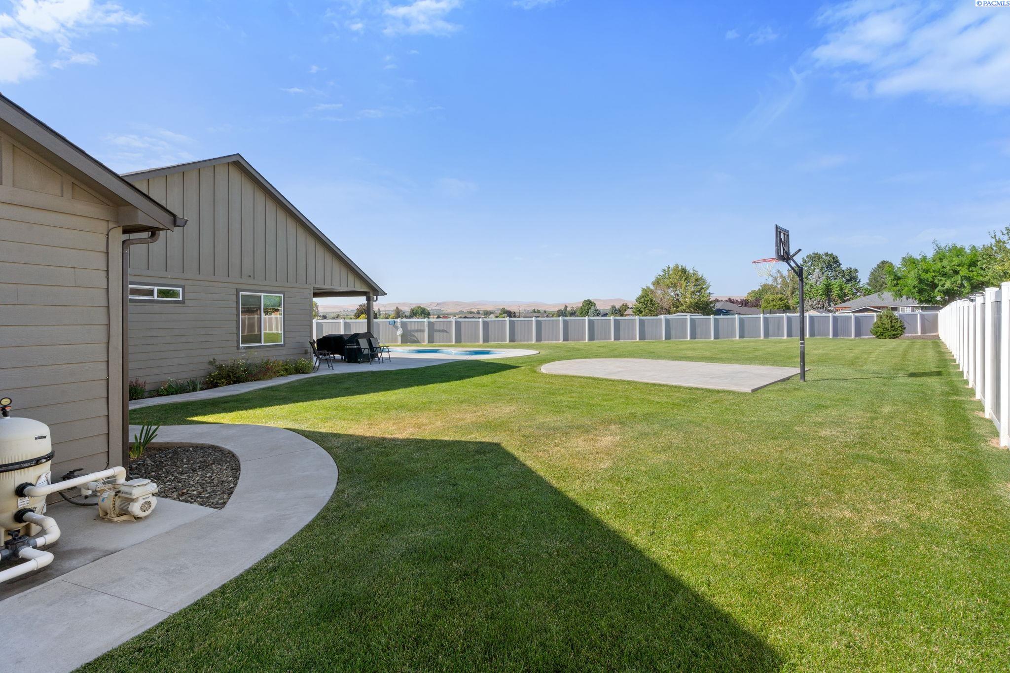 Zillah, Washington 98953, United States, 3 Bedrooms Bedrooms, ,3 BathroomsBathrooms,Residential,Pending,39630