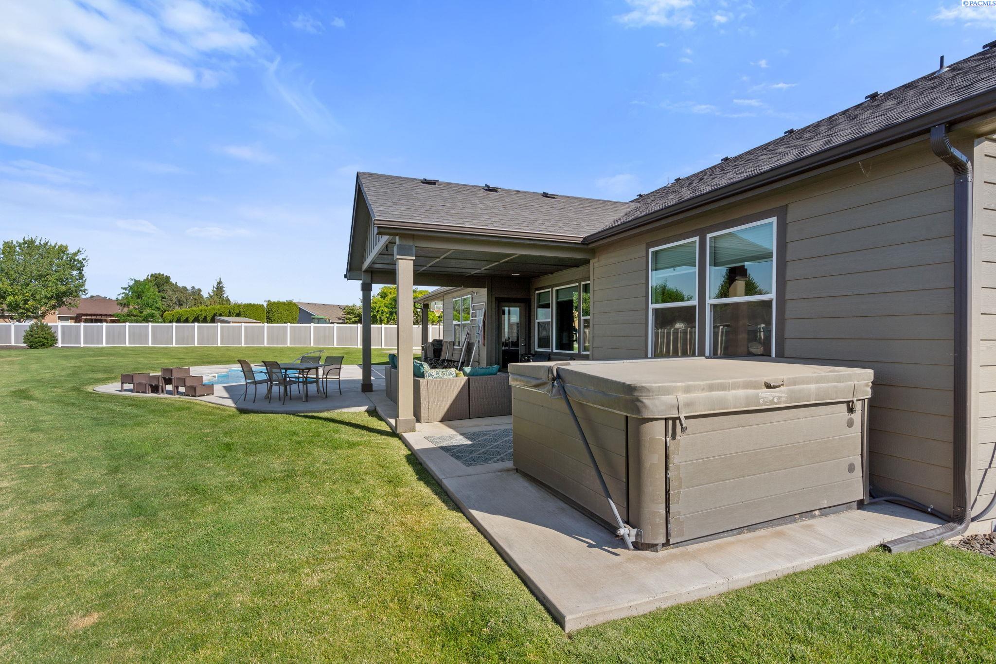 Zillah, Washington 98953, United States, 3 Bedrooms Bedrooms, ,3 BathroomsBathrooms,Residential,Pending,39630